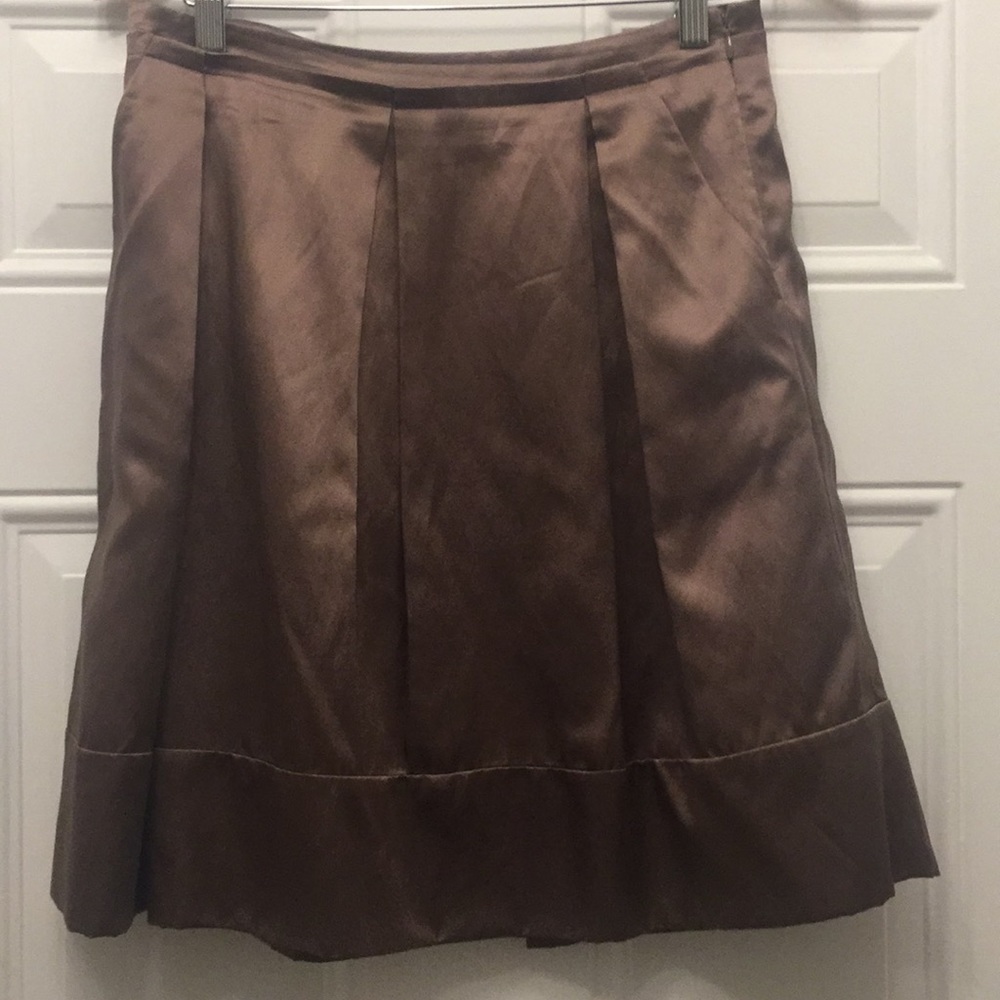 BCBGMaxAzria pleated silk blend skirt Sz 2 EUC
